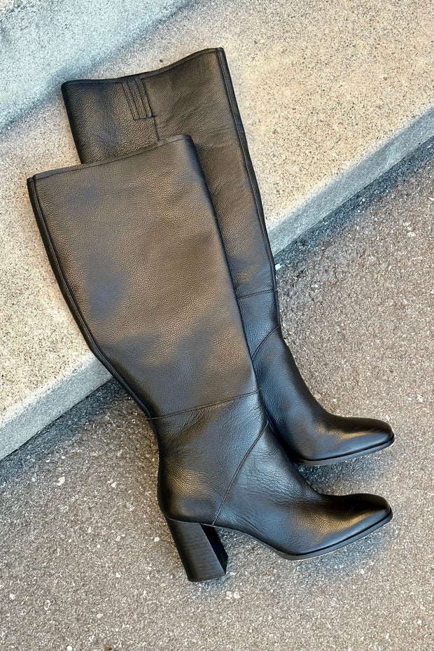 Dolce Vita Fynn Boot in Onyx Leather