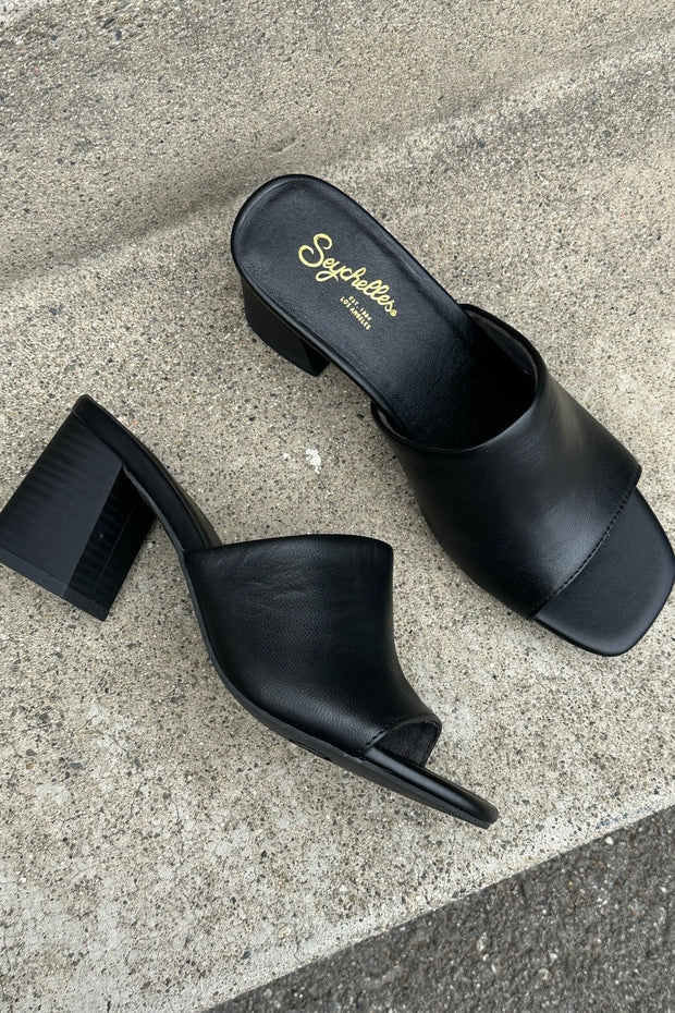Seychelles Adapt Heel in Black Leather