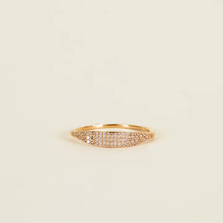 laurenly_jax_kelly_tapered_pave_ring