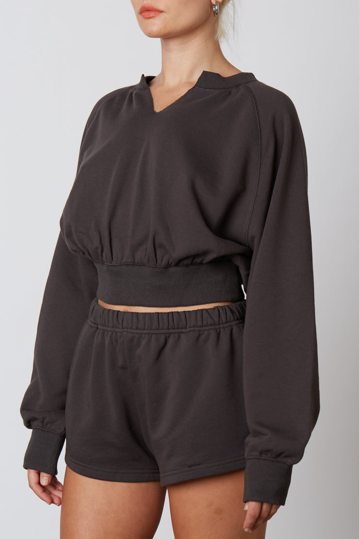 Nia Notched Cropped Pullover in Vintage Black